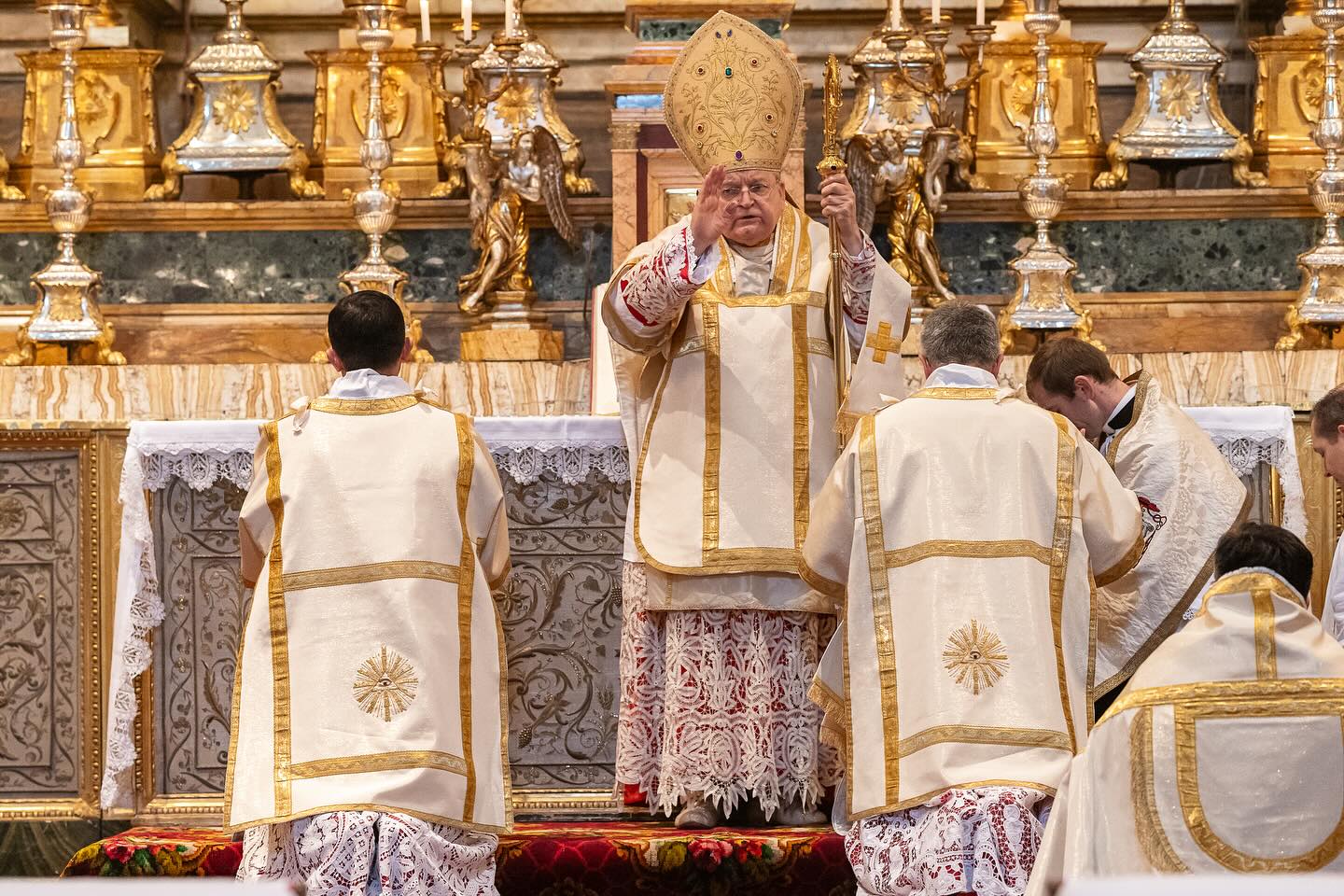 [photos] Messe De L'epiphanie à La Trinité Des Pèlerins à Rome 